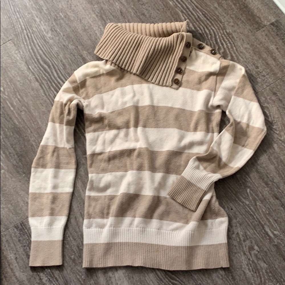 Banana Republic turtleneck sweater with buttons